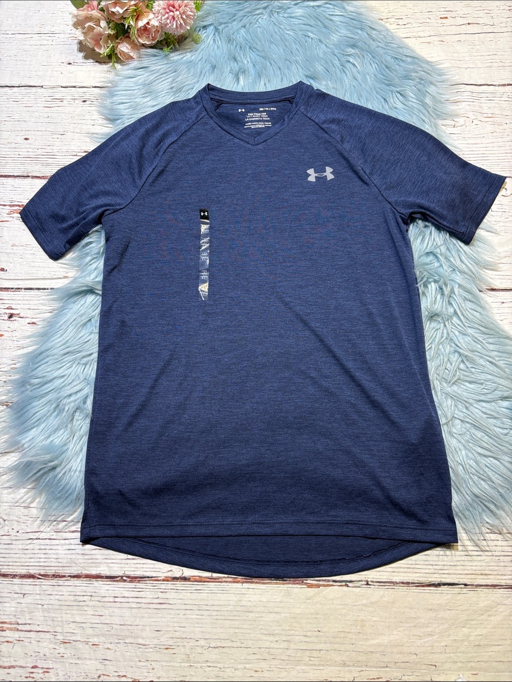 NWOT Under Armour Men's Heathered Navy Blue Short-Sleeve V-Neck Performance Tee
